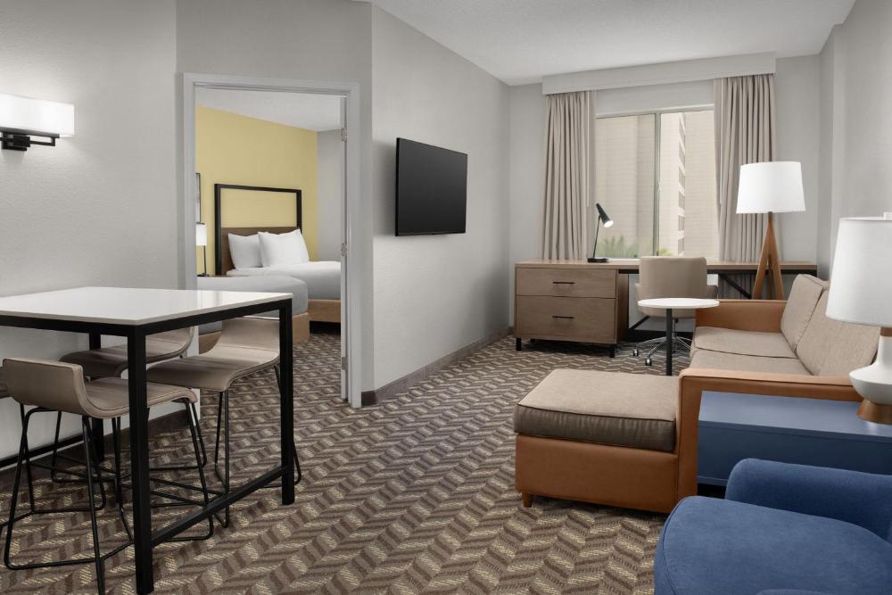 One-Bedroom Queen Suite with Two Queens interior